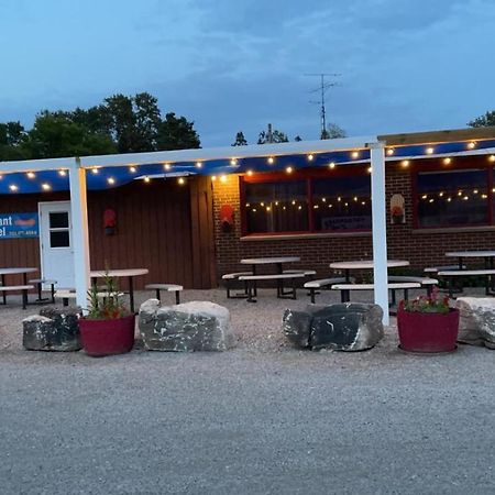 Providence Bay Huron Sands Motel And Restaurant מראה חיצוני תמונה