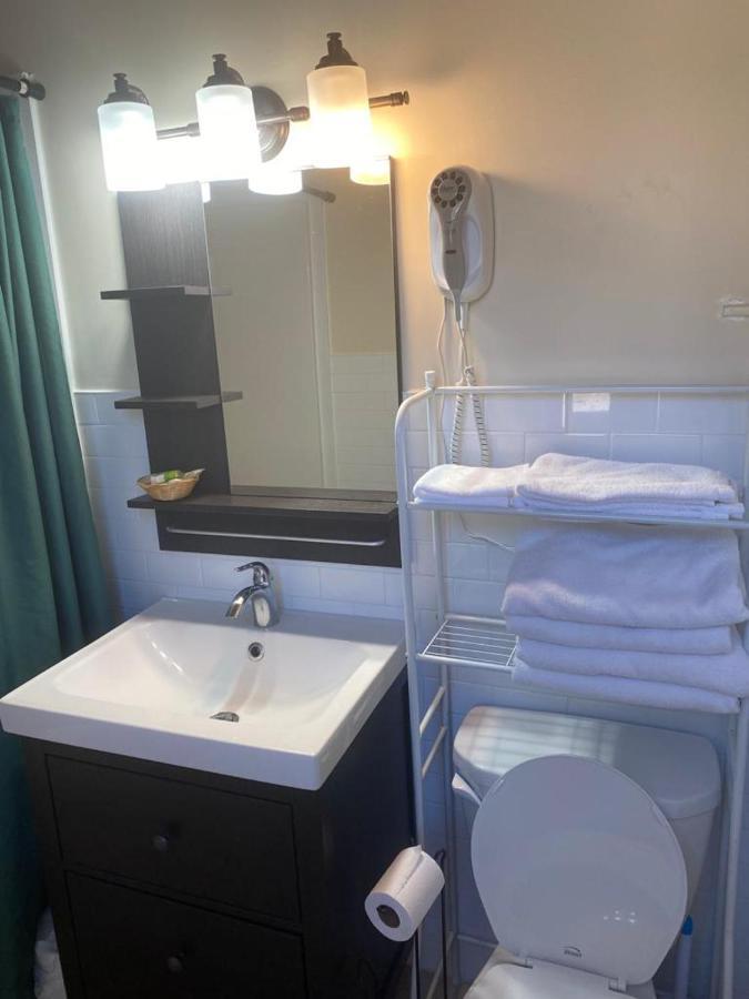 Providence Bay Huron Sands Motel And Restaurant מראה חיצוני תמונה