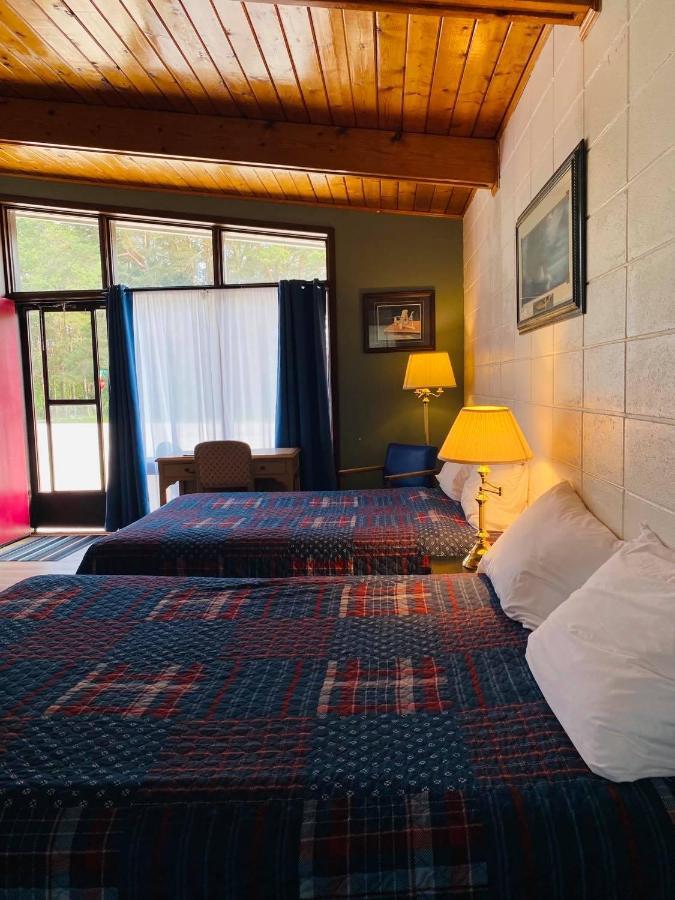 Providence Bay Huron Sands Motel And Restaurant מראה חיצוני תמונה