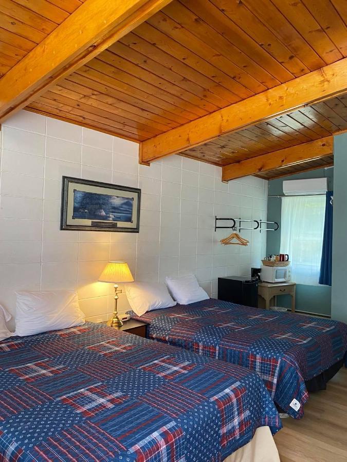 Providence Bay Huron Sands Motel And Restaurant מראה חיצוני תמונה